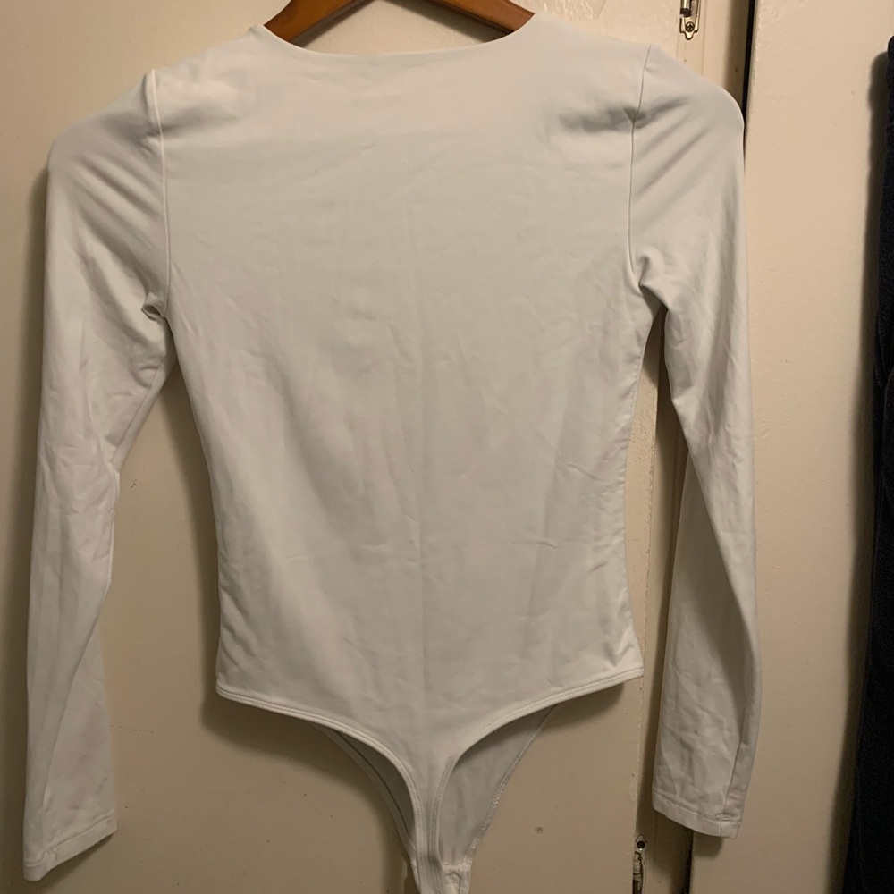 Babaton Classic White Top